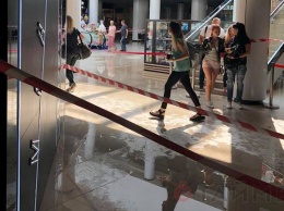 В одесском торговом центре случился потоп из-за сильного дождя