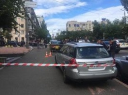 В Киеве возле ресторана расстреляли мужчину: преступник сбежал