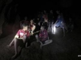 Опасная ловушка в Таиланде: на спасение застрявших в пещере детей уйдут месяцы