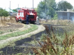 Вчера в Новотроицком пожарные тушили возгорание сухостоя