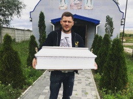 Ужасная трагедия: у знаменитого украинского боксера умер новорожденный сын