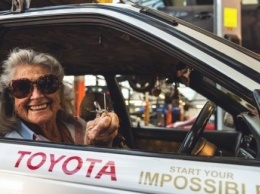 81-летняя жительница Южной Африки доехала на старой Toyota до Лондона