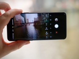 Случайные фото случайным контактам: Владельцы телефонов Samsung жалуются на сбои в работе устройств