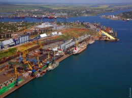 В порту Черноморска реконструируют семь причалов
