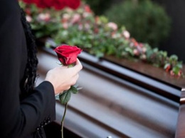 Похороны хотят снова разрешить по-старому, без суда