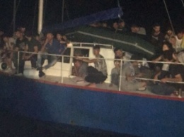 В Италии задержали украинскую яхту с 70 мигрантами на борту, которая вышла из порта Николаева