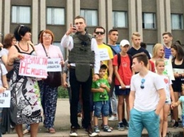 "Слава, мы с тобой!": Криворожане вышли на акцию в поддержку тяжело раненного год назад журналиста, - ФОТО, ВИДЕО