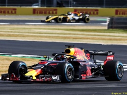 В Red Bull жалуются на нехватку скорости