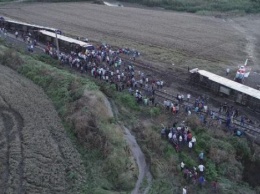 В Турции пассажирский поезд сошел с рельс: количество погибших увеличилось до 24 погибших