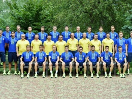 Появились фото игроков юношеской сборной Украины по футболу в новой форме, напоминающей вышиванку