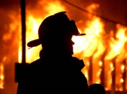 В Запорожье из горящего дома спасли жильцов