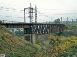 "Укрзализныця" капитально отремонтирует 115-летний мост в Запорожской области