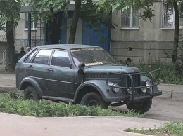 На украинских дорогах замечен жуткий внедорожник