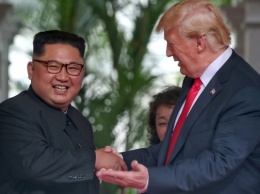 Трамп пообещал передать подарок Ким Чен Ыну