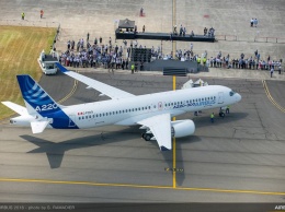 Airbus показал новые региональные самолеты семейства A220. Фото