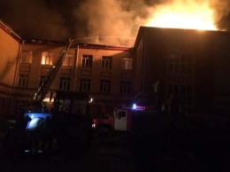 Молния попала в школу в Одесской области. Фото