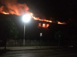 Пожар из-за удара молнии уничтожил этаж школы в Балте