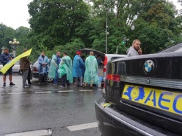 Протестующие в Киеве применили дымовые шашки