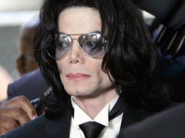 Врач Майкла Джексона заявил о "химической кастрации" певца