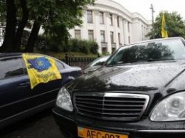 Центр Киева заблокирован: под Радой митингуют около 850 автомобилистов
