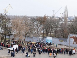 Николаевцы выступают против установки памятника подводникам на месте креативного пространства «Понтон»