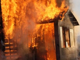 В Днепре из-за сигнальной ракеты сгорело два дома