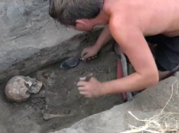 Археологи обнаружили в Запорожской области древнее захоронение (Видео)