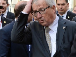Глава Еврокомиссии опозорился на открытии саммита НАТО. ВИДЕО
