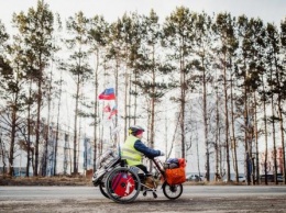 Мужчина доехал из Питера во Владивосток на инвалидной коляске