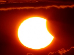 Мифы и приметы: впервые за 43 года в пятницу 13-го было солнечное затмение