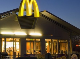 После массового отравления McDonald's остановил продажу салатов в 3 тыс. своих заведений