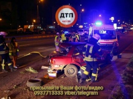 Страшное ДТП в Киеве: два авто превратились в салат