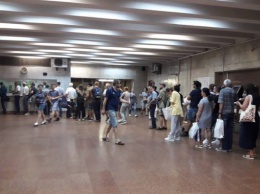 После подорожания в киевском метро бешенные очереди за жетонами (фото, видео)