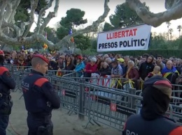 В Барселоне более 100 тысяч протестующих требовали освобождения лидеров Каталонии