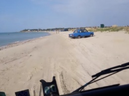 Блогер показал, как попасть на платный пляж в Тубале, минуя кассу