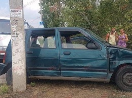 При столкновении легкового авто и микроавтобуса в Бердянске есть пострадавшие