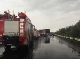 В Черновицкой области столкнулись девять автомобилей. Фото