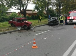 В аварии на Салтовке пострадали два человека
