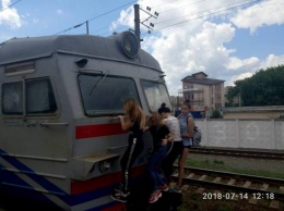 Экстремальные игры киевских школьниц закончились трагедией: фото