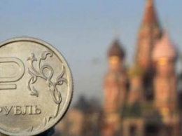 Рубль продолжил падение после переговоров Путина с Трампом
