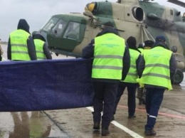 В Днепр вертолетом эвакуировали бойца, подорвавшегося на мине: врачи борются за его жизнь