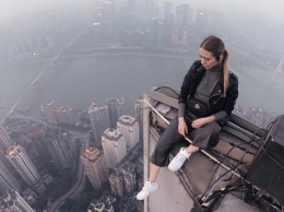 Экстремальное селфи: девушка из России покорила небоскреб