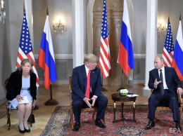 Комитет по разведке Палаты представителей США отказался допрашивать переводчицу Трампа о встрече с Путиным