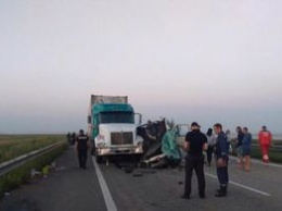 Микроавтобус с белорусской регистрацией столкнулся с грузовиком на трассе "Киев-Одесса", пять погибших
