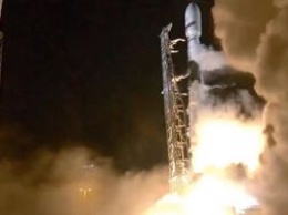 SpaceX запустила ракету Falcon 9 с коммуникационным спутником