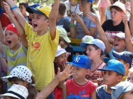Запорожским детям устроили день с необычными развлечениями