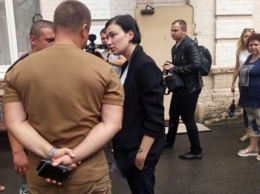 Анастасию Приходько задержала полиция, когда она ехала на суд против политической рекламы Порошенко
