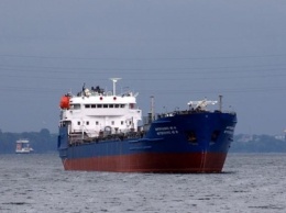 Экипаж судна "Нефтерудовоз 45-М" обратился к Порошенко и Гройсману