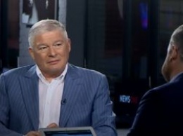 Червоненко: Все россияне были вынуждены встать и рукоплескать победе Усика