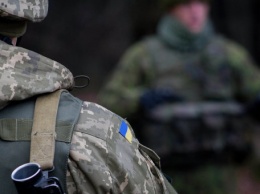 Воющих в Донбассе украинских силовиков лишили зарплаты, заявили в ДНР